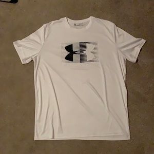 White under armor dri-fit tee